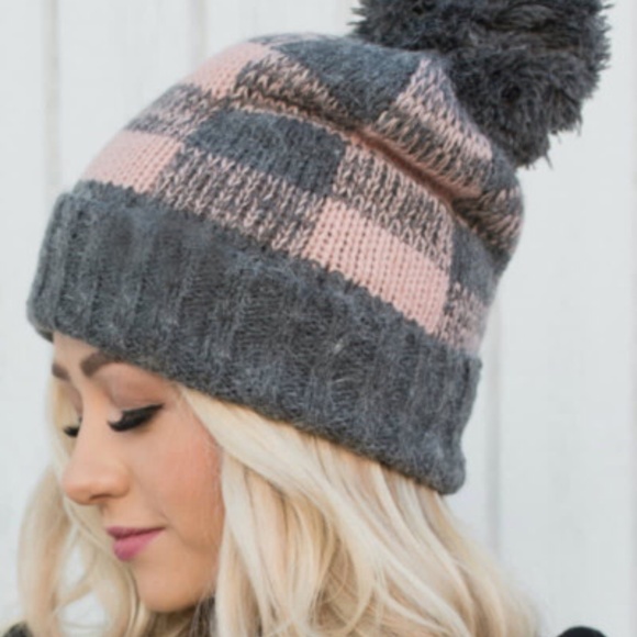 Accessories - 💝HP 11/30 Pink &gray  plaid knit beanie with Pom